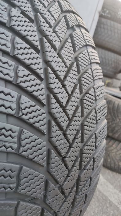 2бр. зимни гуми 275/45/21 Bridgestone Blizzak LM 005
dot22
6.7mm
Добро