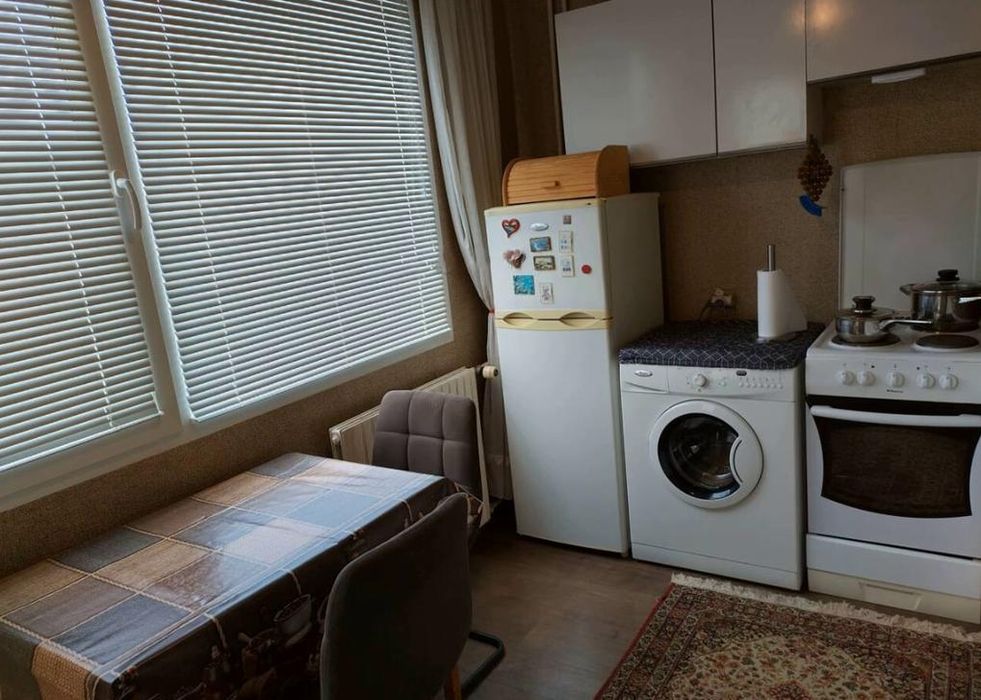 Дава се под наем Двустаен апартамент в София, Център - 65 кв.м за 614 € - Снимка #2