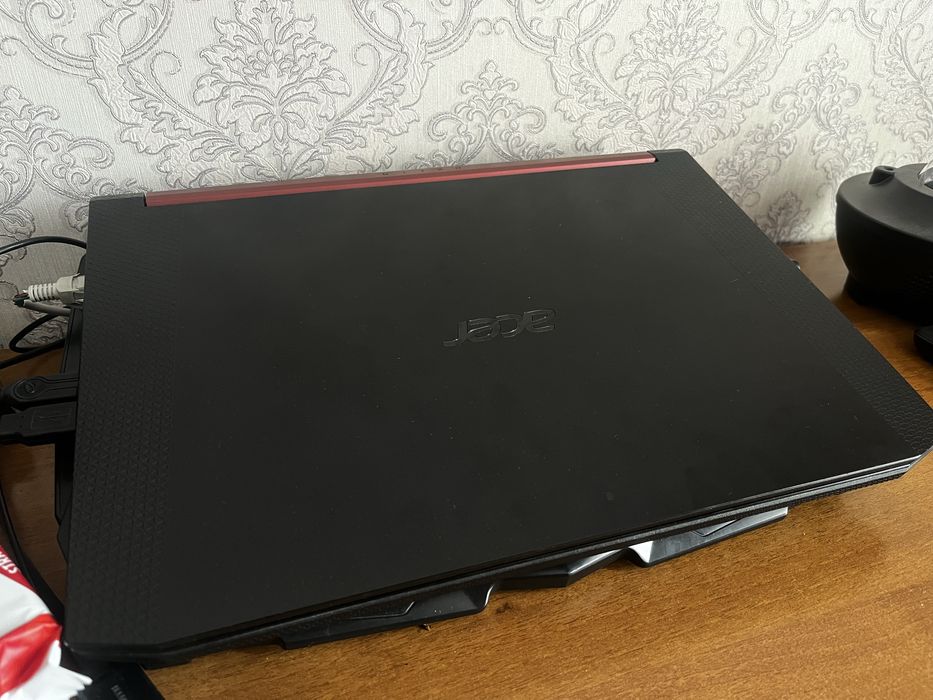 Acer Nitro 5 б/у работает отлично