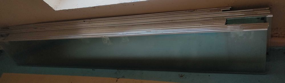 Продам стеклянные полки (толщина стекла 5 мм) б/у