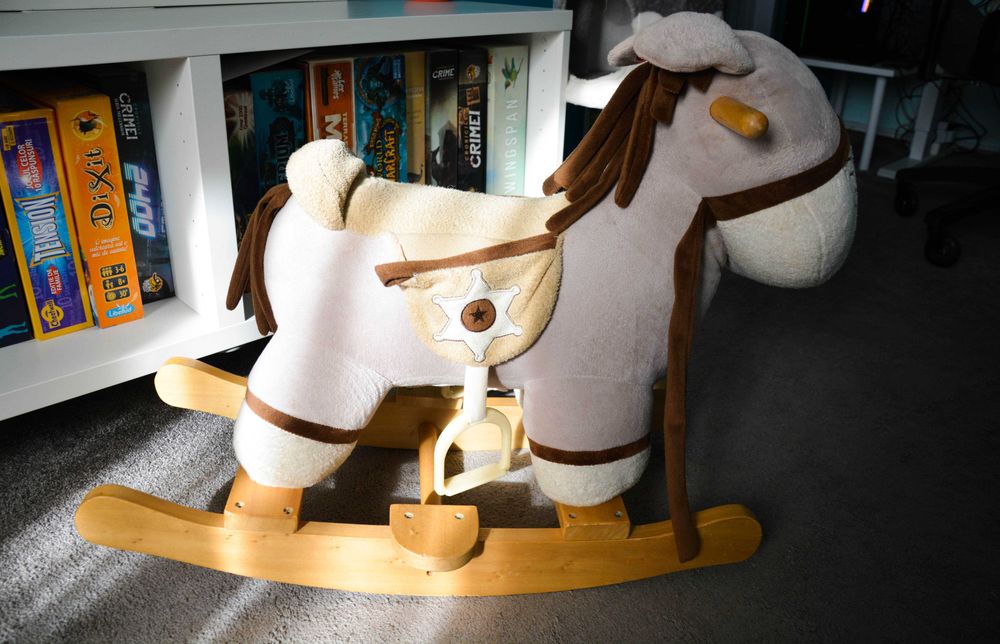 Balansoar pentru copii in forma de magarus