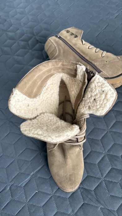 Кожени дамски боти от естествен велур с подплата от каракул