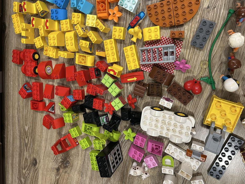 Lego части 200 броя