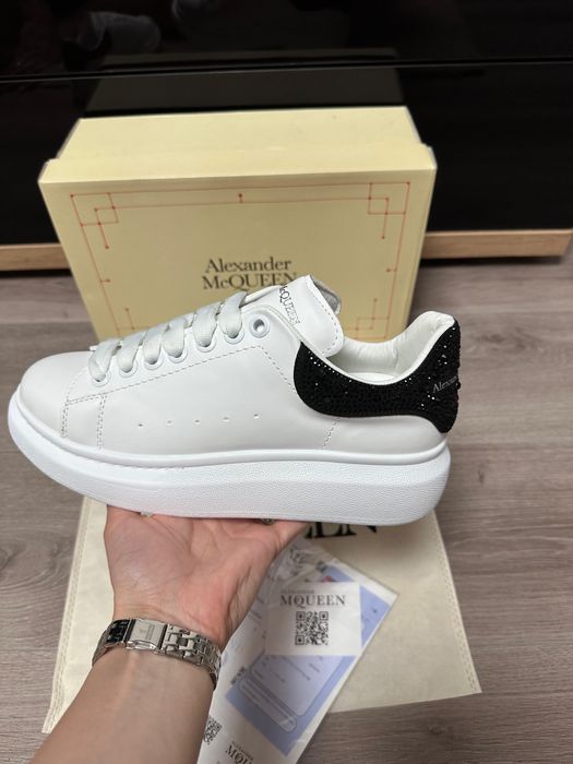 Adidasi Alexnader M C  Q U U E N Pietre Black