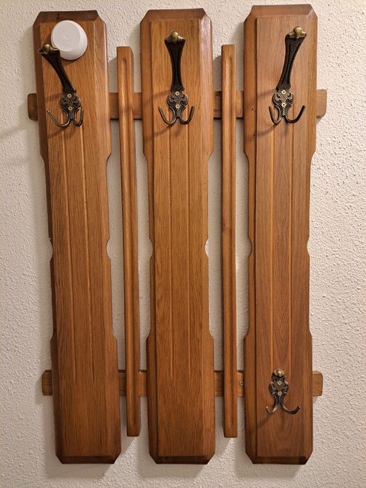 Cuier de perete din lemn masiv