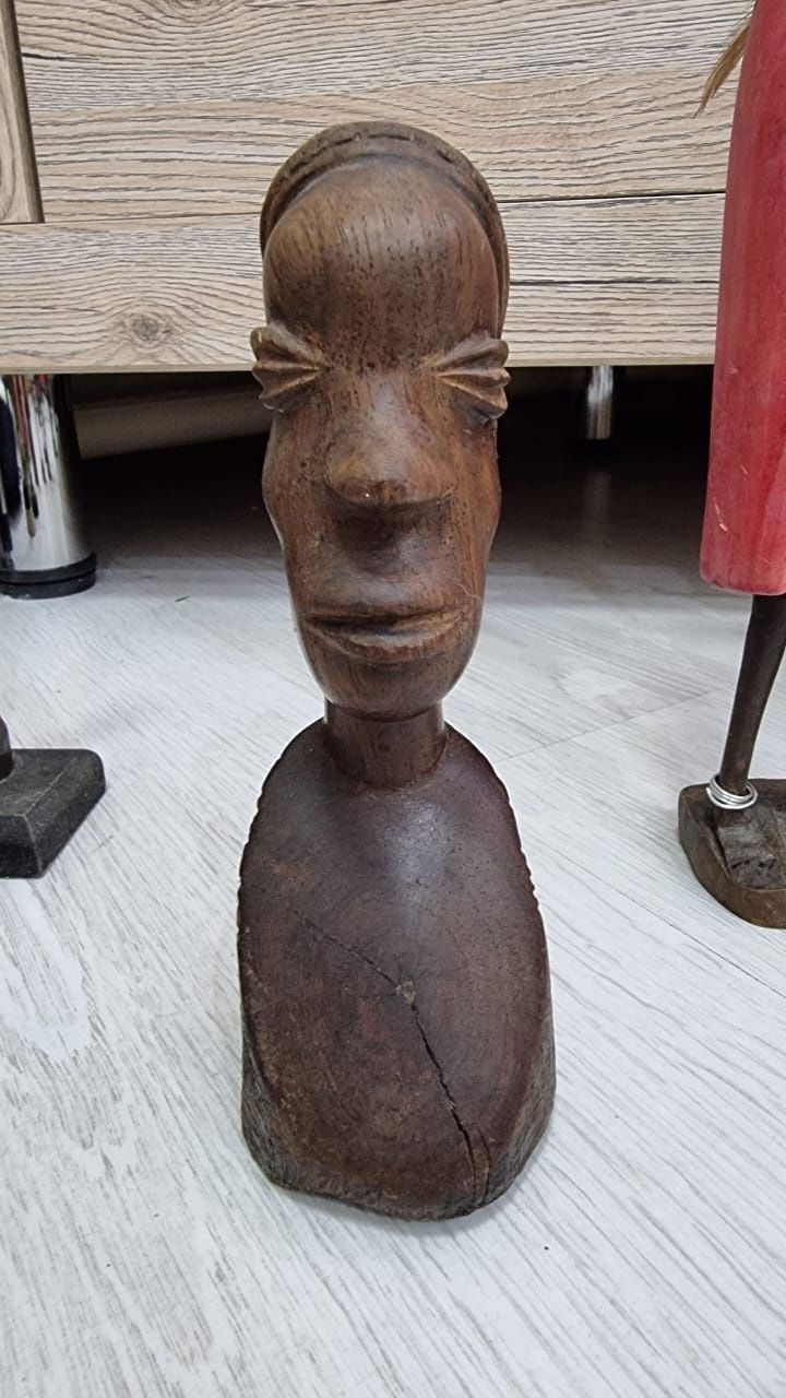 Африканские статуэтки из сандалового дерева