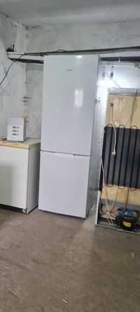 Холодильник Атлант Отличное состояние. с гарантией. Доставка установка