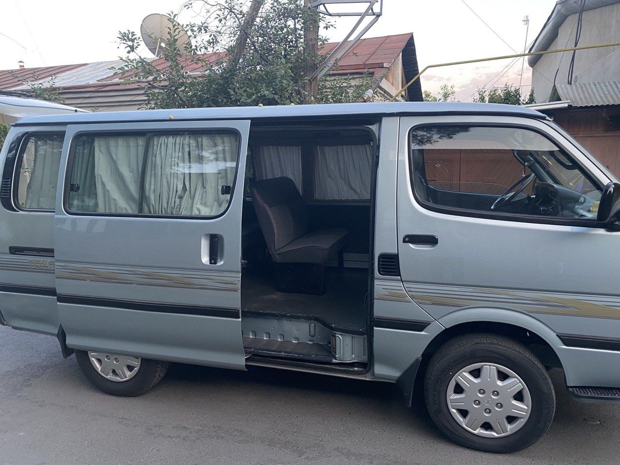 Тайота Хайс 1998