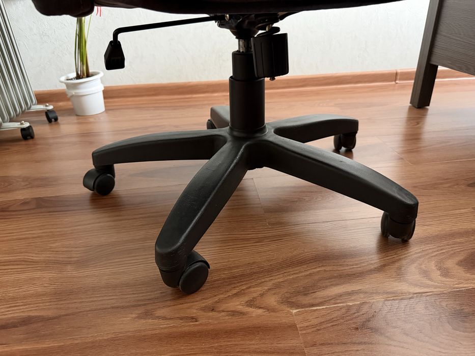 Кресло офисное / компьютерное