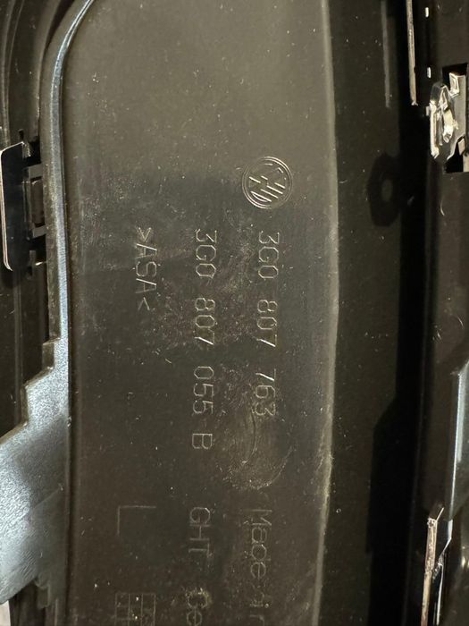 Ornament (tips)stânga bară spate vw passat b8,cod:3g0807763.