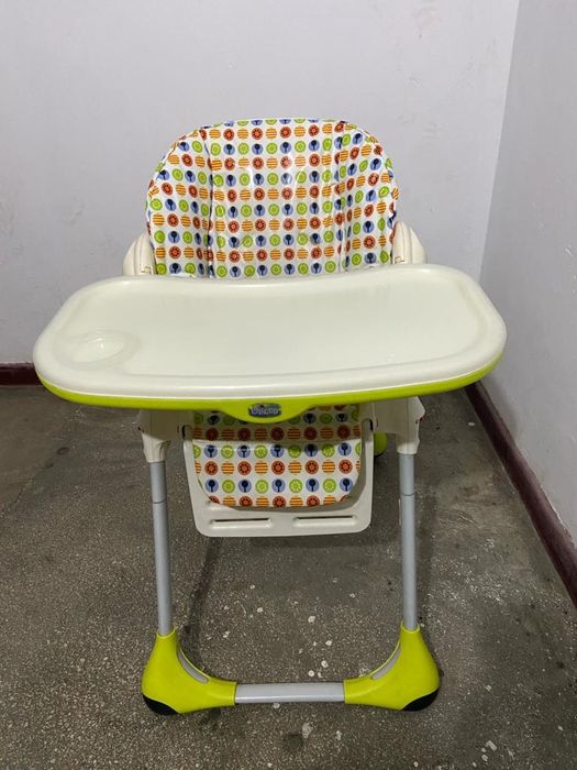 Vând scaun de masa Chicco