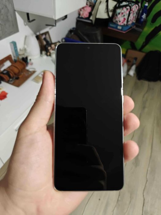 Телефона е като нов