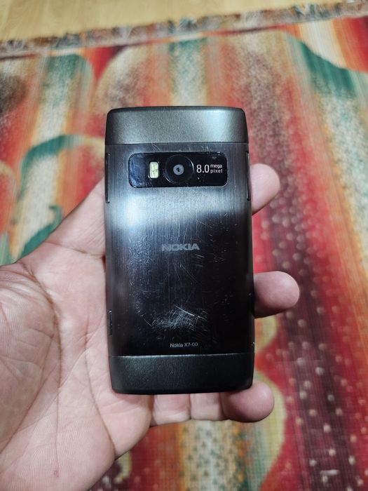 Nokia X7 много запазен