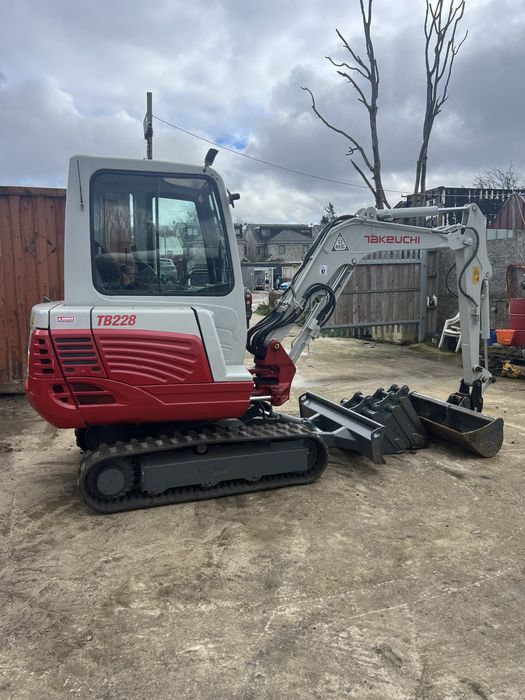 Excavator Takeuchi TB228