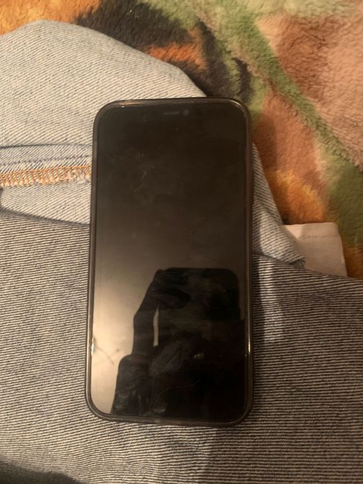 Продам айфон 11 128 гб