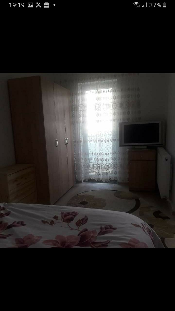 Închiriez apartament 2camere micro 5