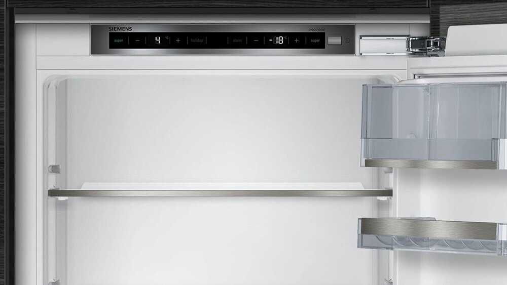 Хладилник с фризер за вграждане SIEMENS KI86SADE0