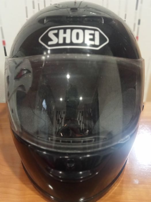 Vând casca moto SHOEI