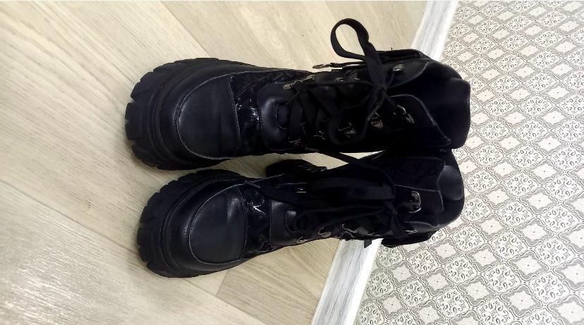 Продам зимние ботинки