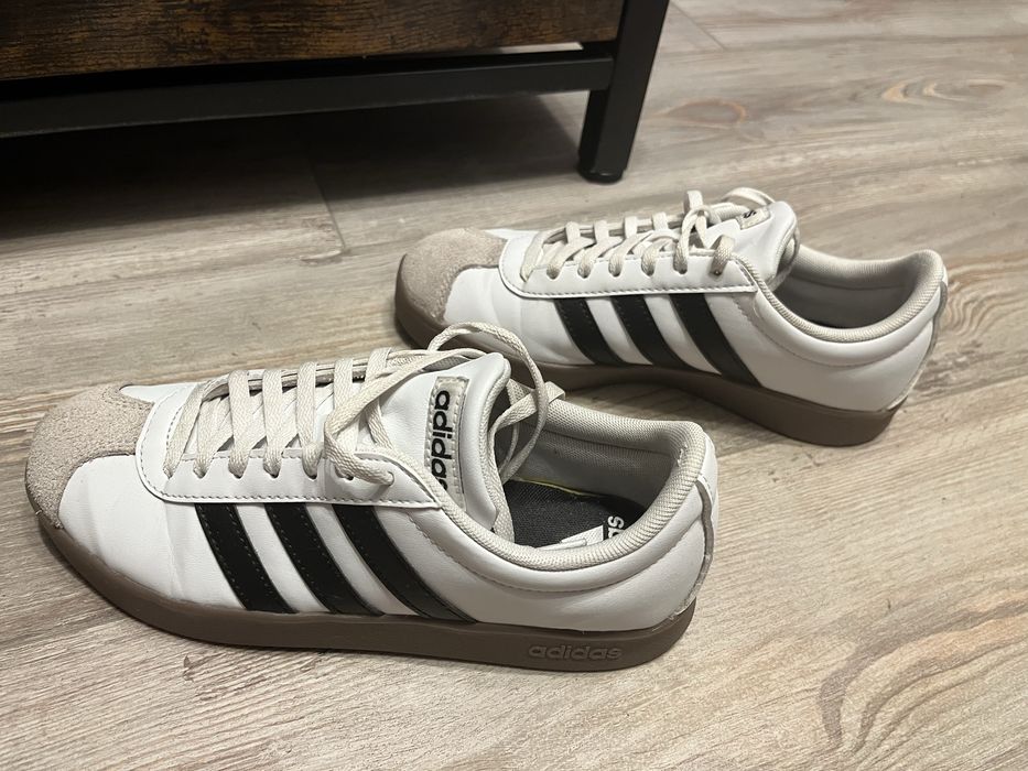 Adidas VL Court in conditie excelenta