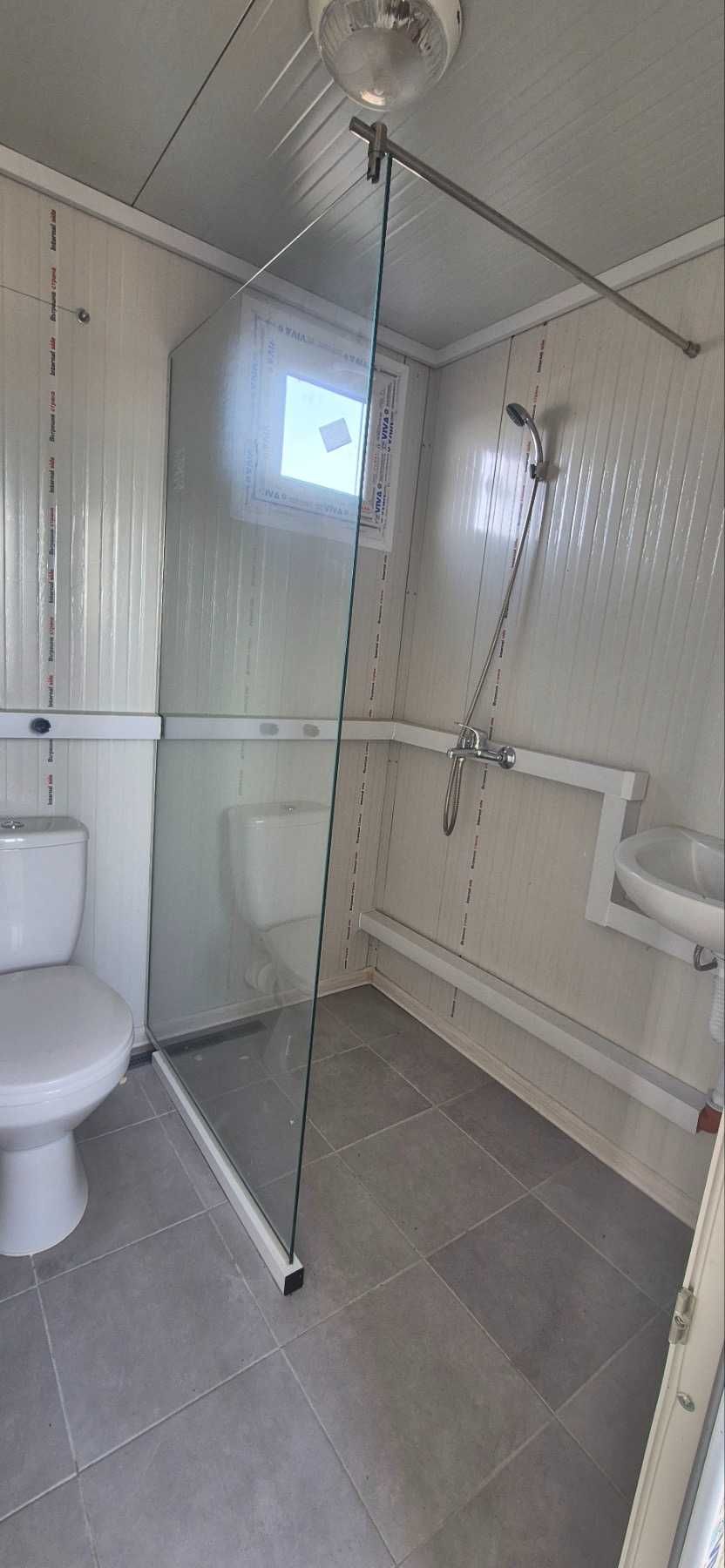 Контейнер 300/600 см. със санитарен възел