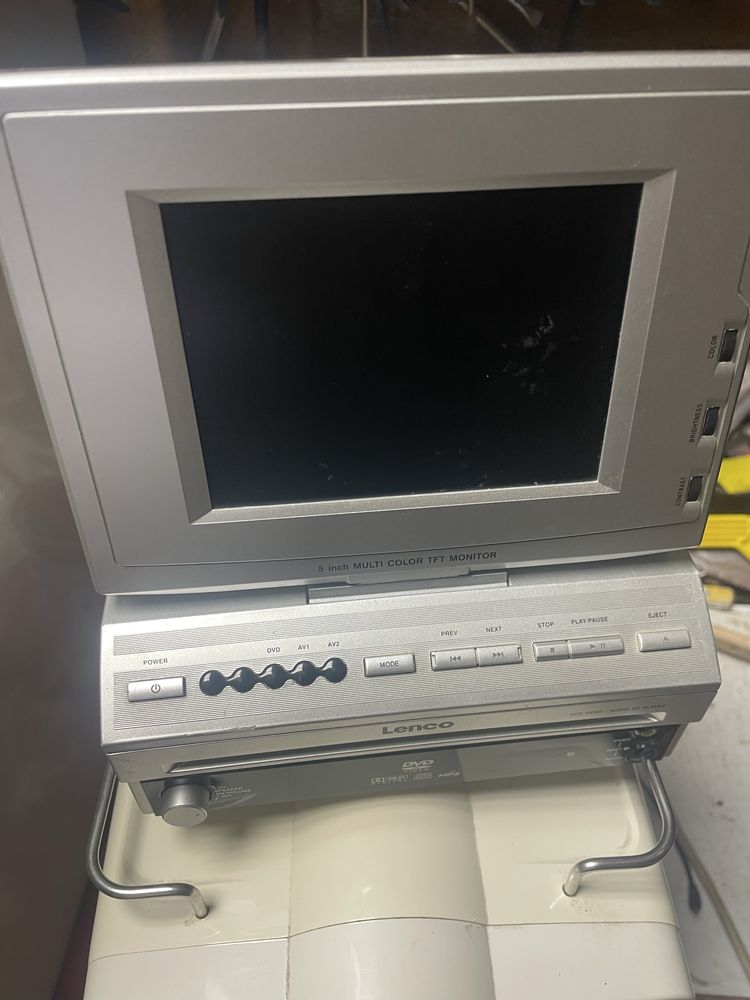 Dvd playr Lenco подходящ за каравани и тирове запазен без зарядно ин