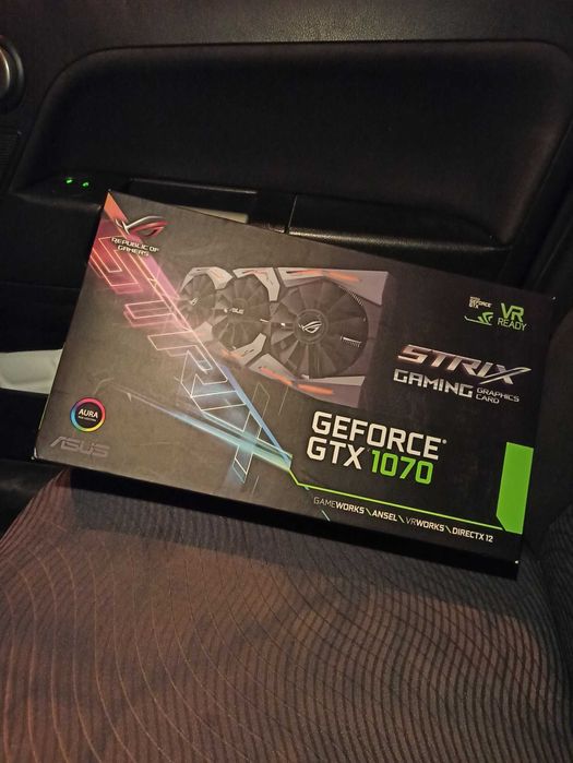 Игровой компьютер и монитор