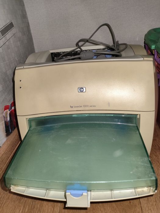 Принтер HP LaserJat 1000