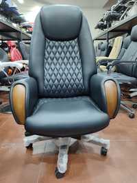 Офисное кресло для руководителя Мастино натуральная кожа