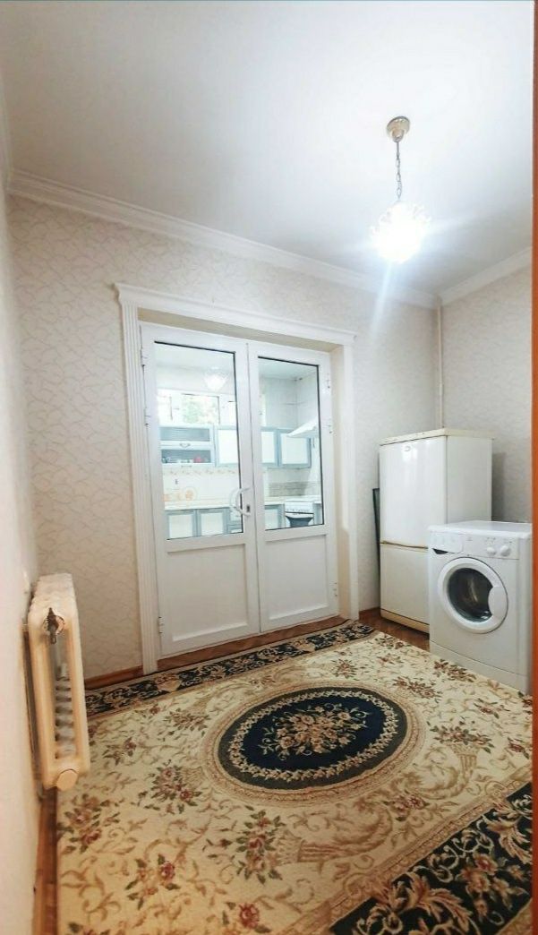 Qizlarga va ayollarga bez makler kvartira