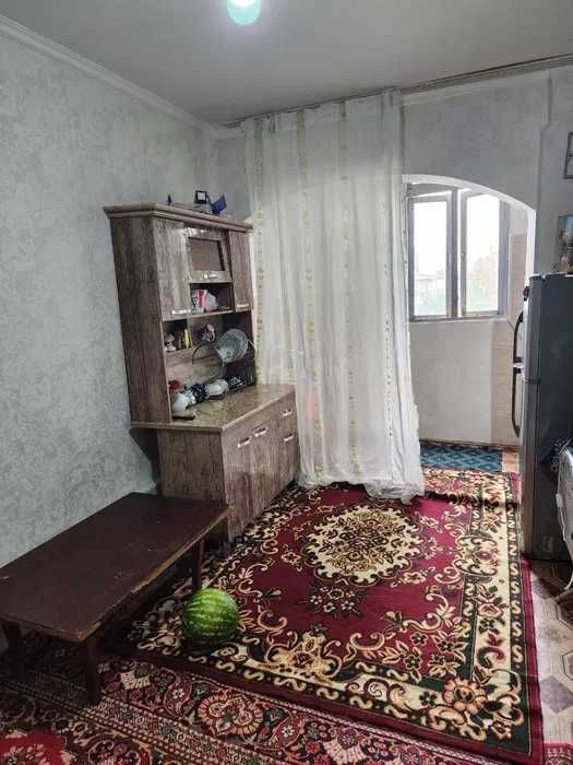 Продаётся квартира 1/2/4 в Мирзо Улугбекском районе Карасу 6
