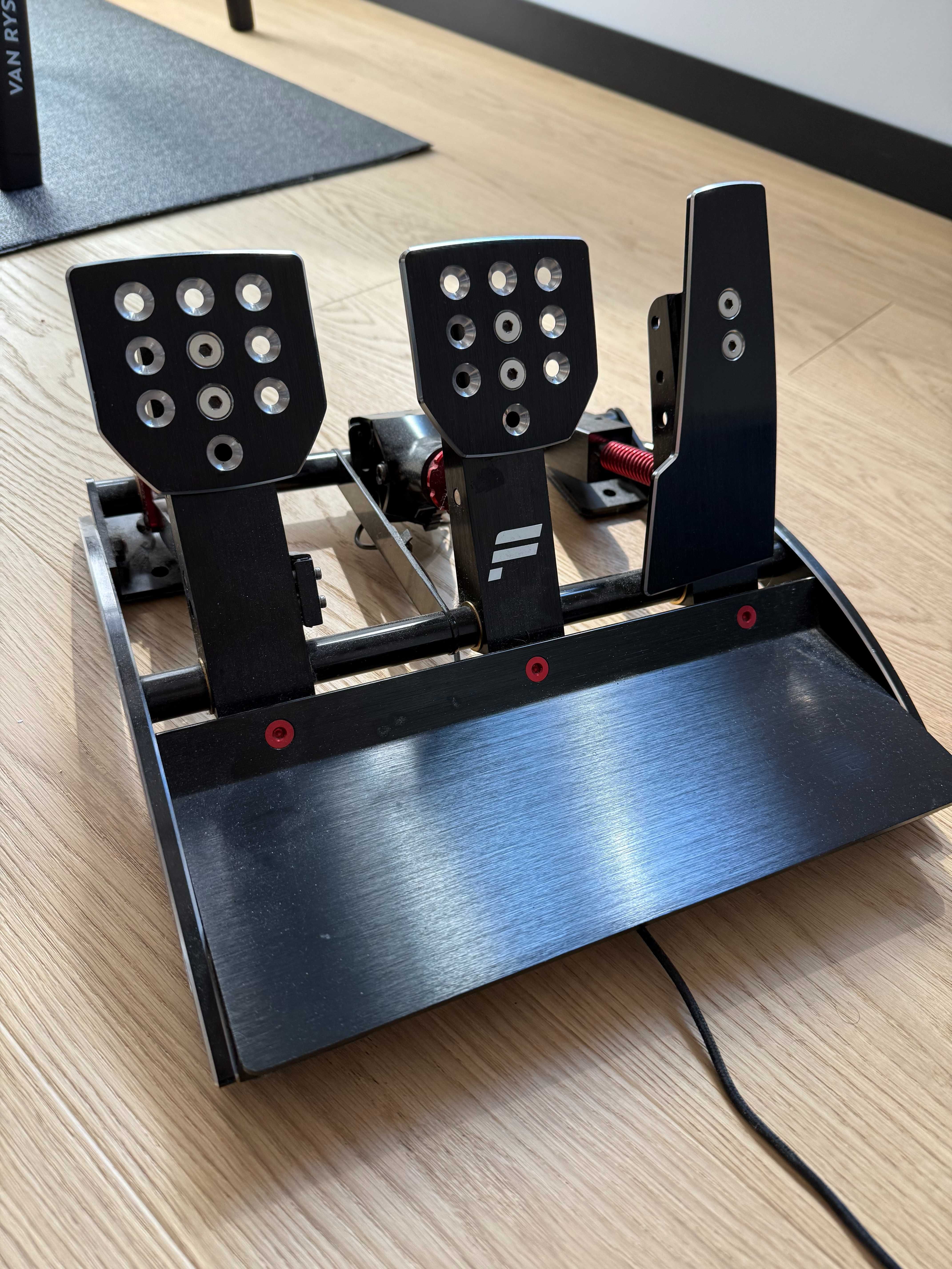 Fanatec CSL DD 8nM и ClubSport v3 Pedals за Sim racing