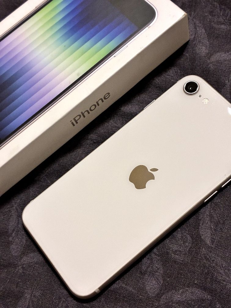 iPhone SE 2022 белый