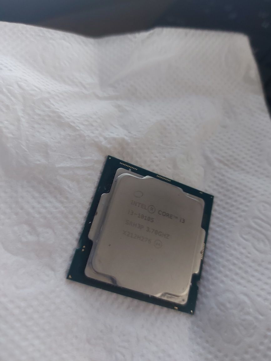 Intel core i3 10 поколение 3.7GHZ