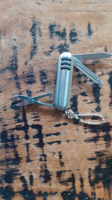 ножче ключодържател метално с 3 остриета антикварно супер