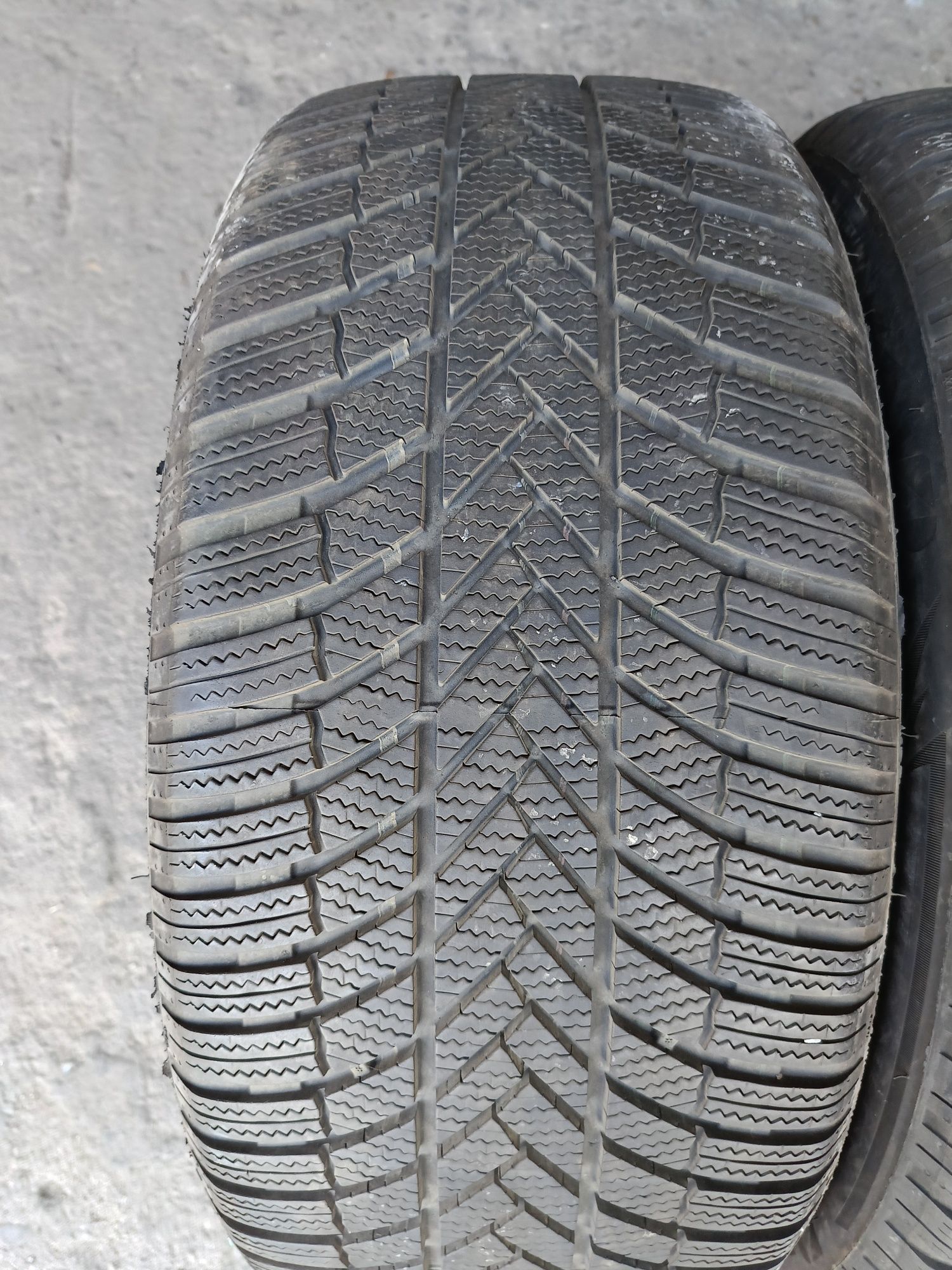 Зимни гуми -2022г.-19цола-255/50-1бр.-170лв."BRIDGESTONE"
