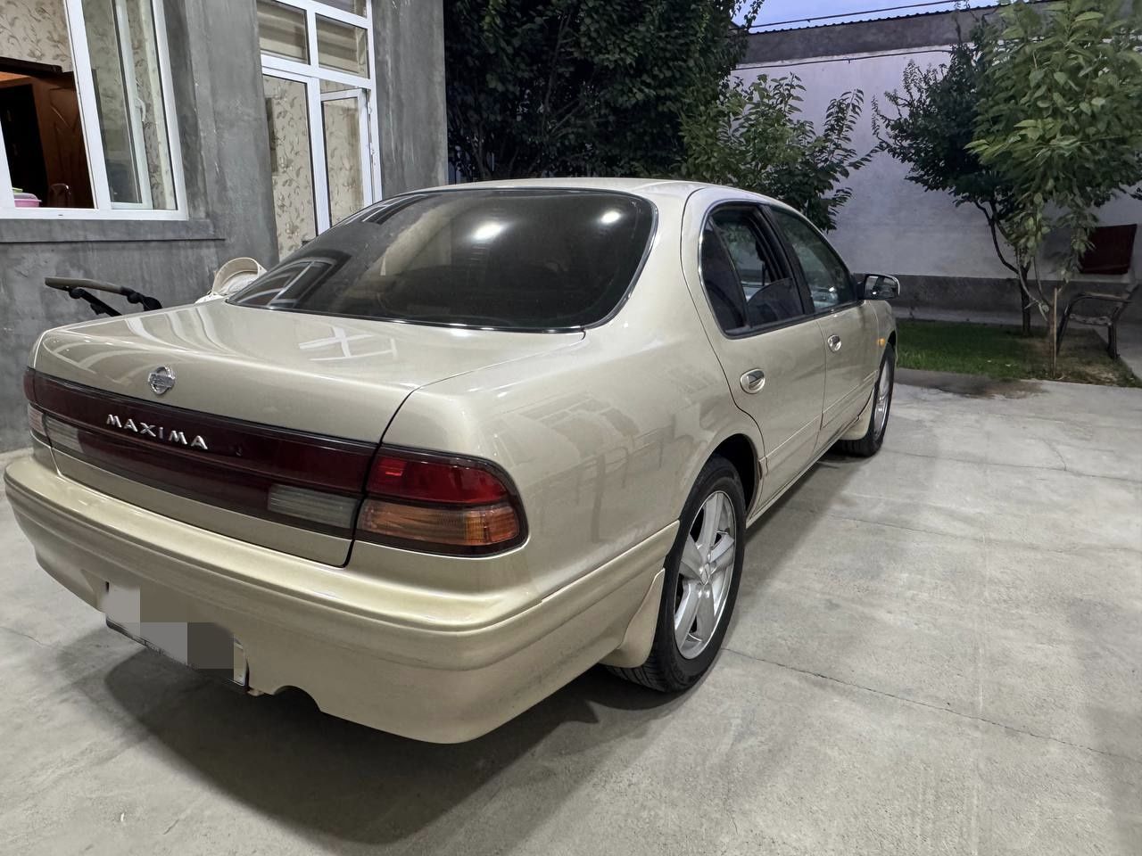 Nissan Maxima A 32 3.0