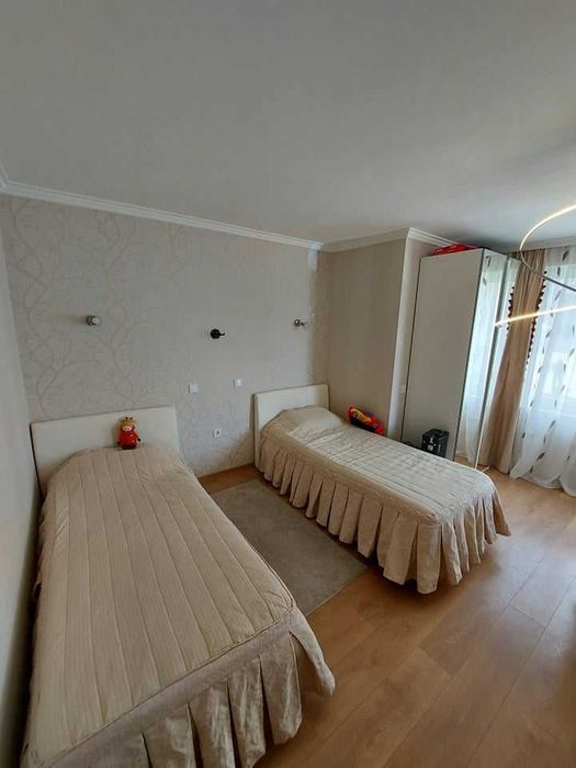 Дава се под наем Тристаен апартамент в Бургас, Зорница - 112 кв.м за 510 € - Снимка #4