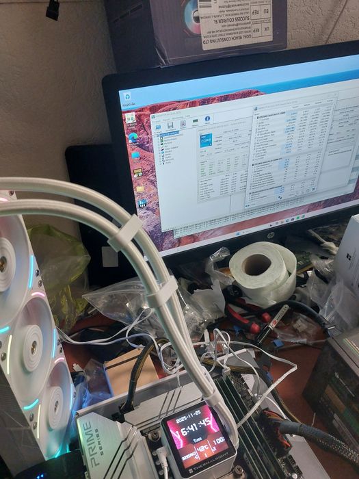 Cooler cpu pe lichid cu display mare Thermalright Frozen Vision 360 al