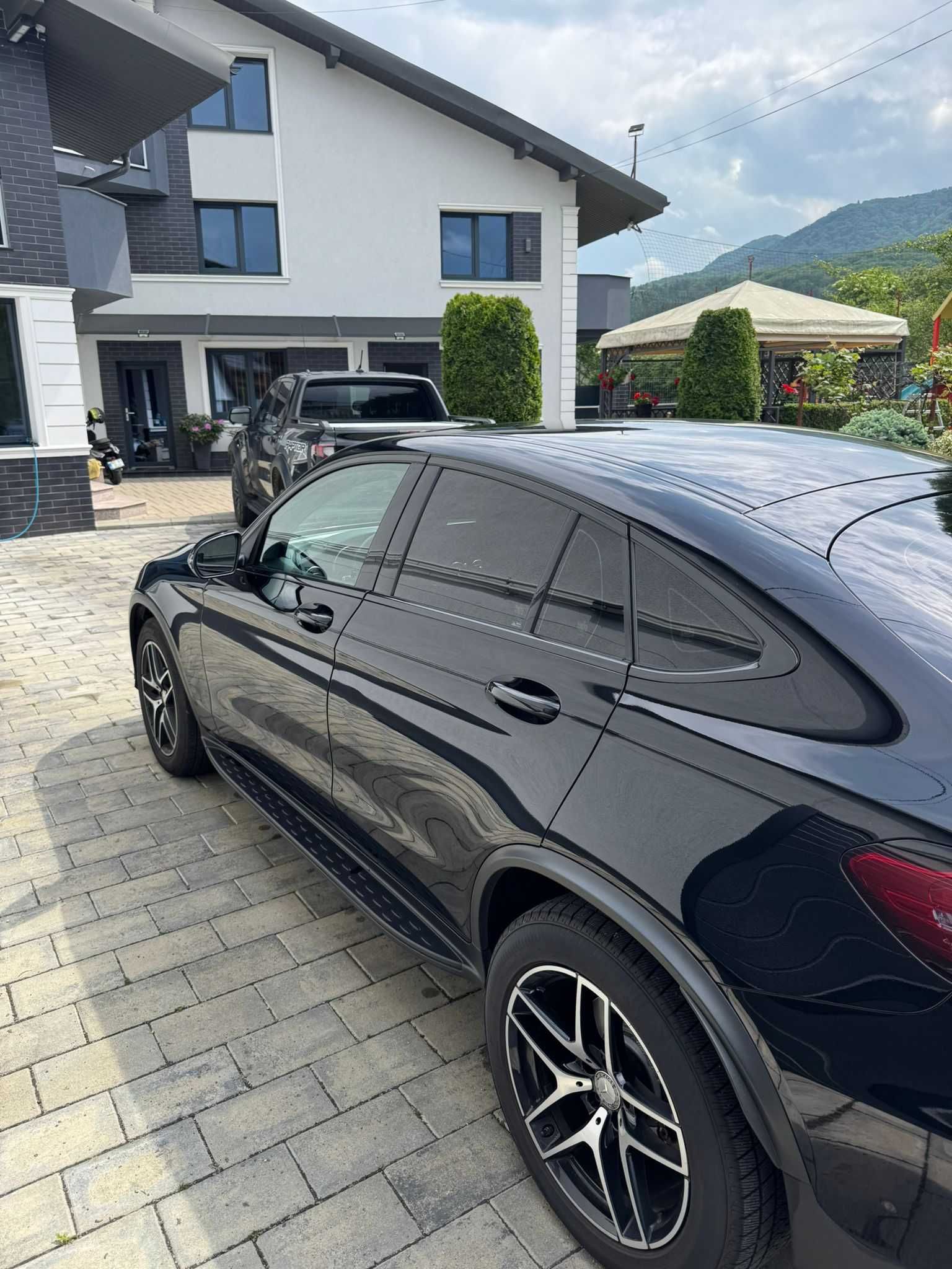 Mercedes Benz GLC Coupe 250d - 4Matic All Black Pachet AMG