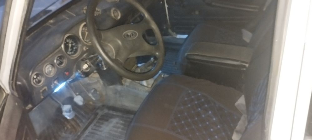 Lada 06 mashina zo'r antifiresda yurib turibdi