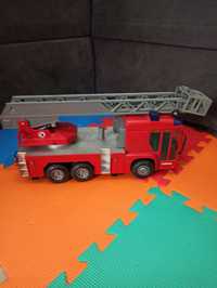 Mașina de pompierii, cu scara MAN