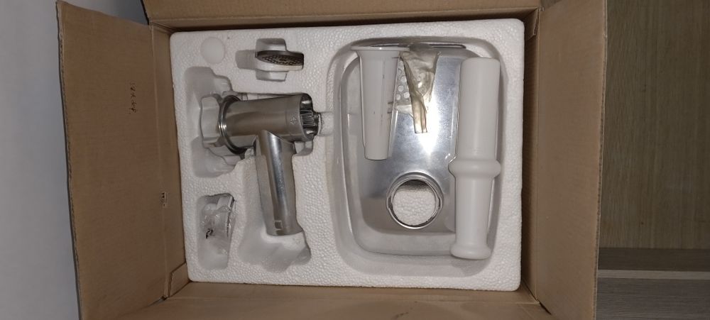 Мясорубка электрическая заберите