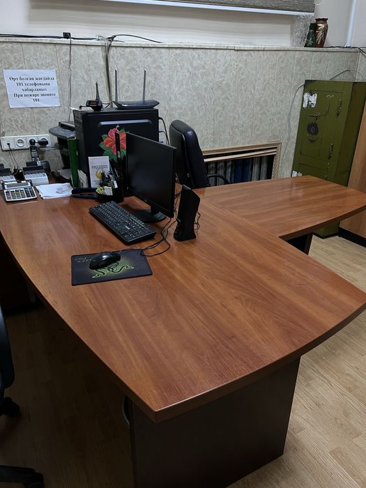 Комплект офисной мебели