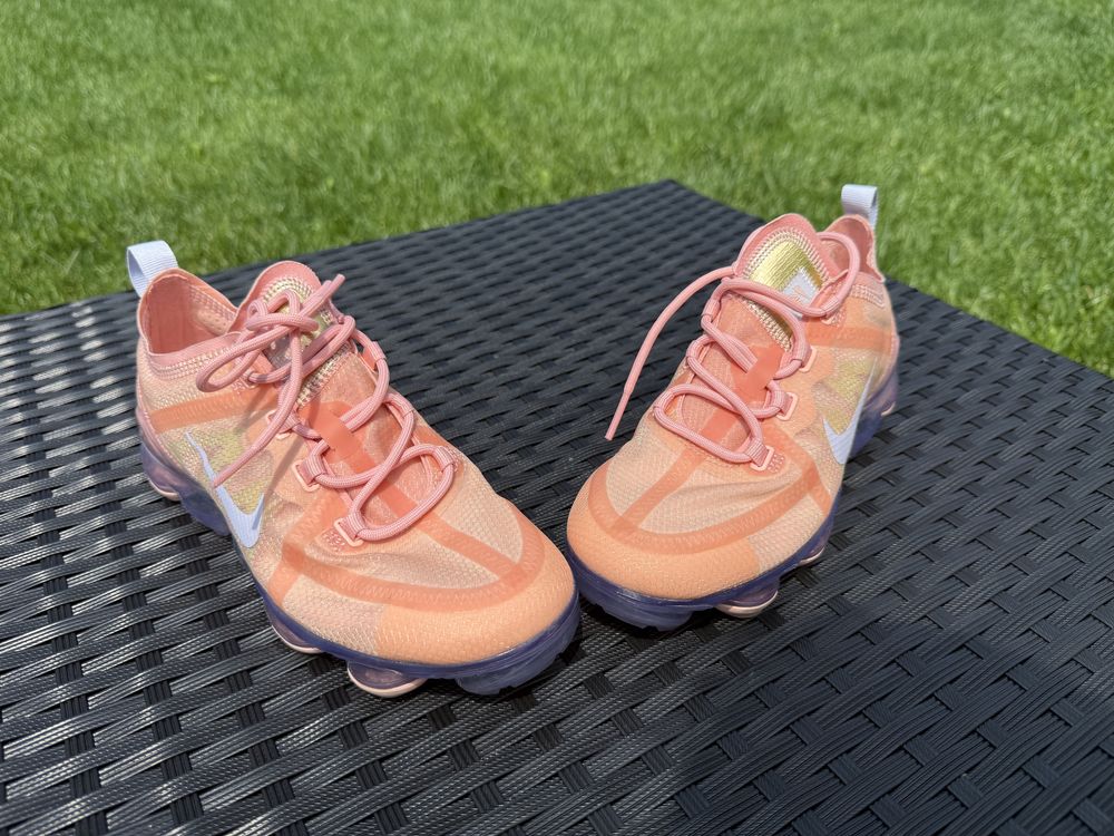 Nike vapormax + / 36.5