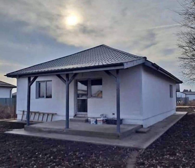 Vând case modulare pe structură metalică