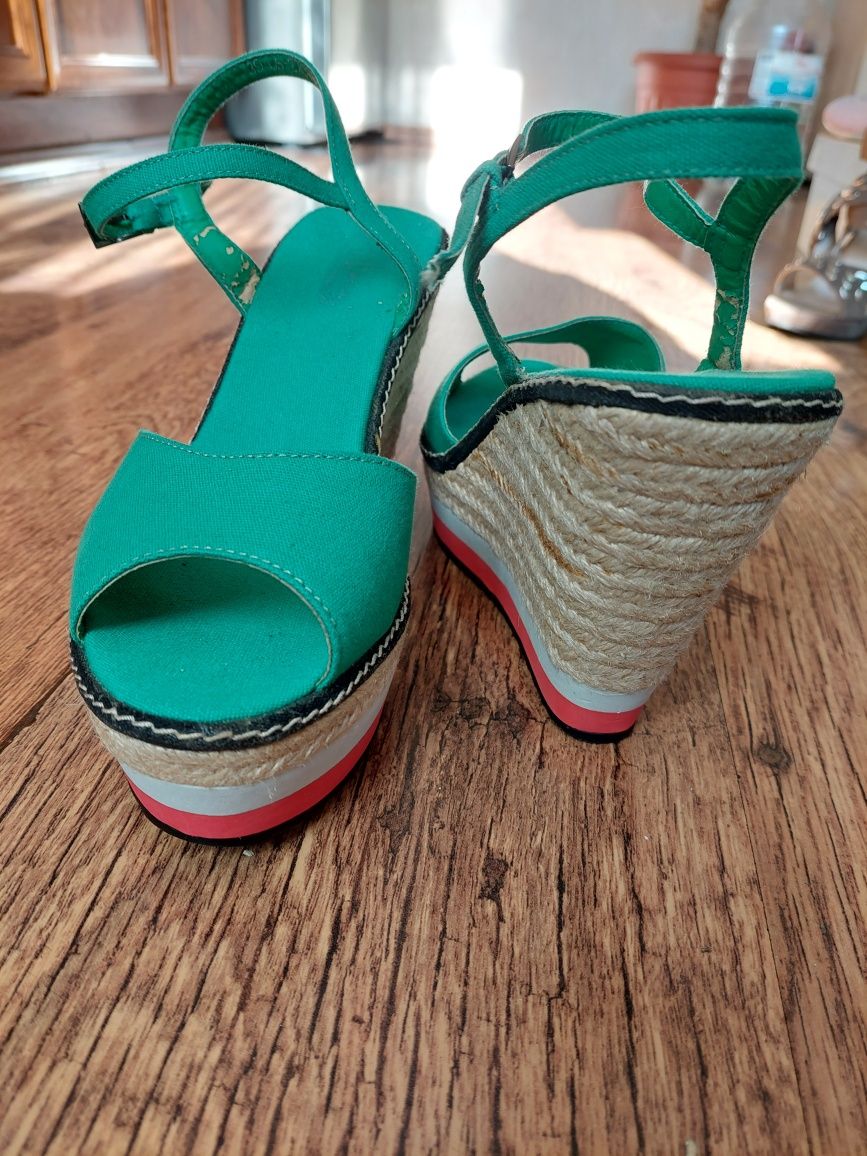 Дамски зелени сандали
