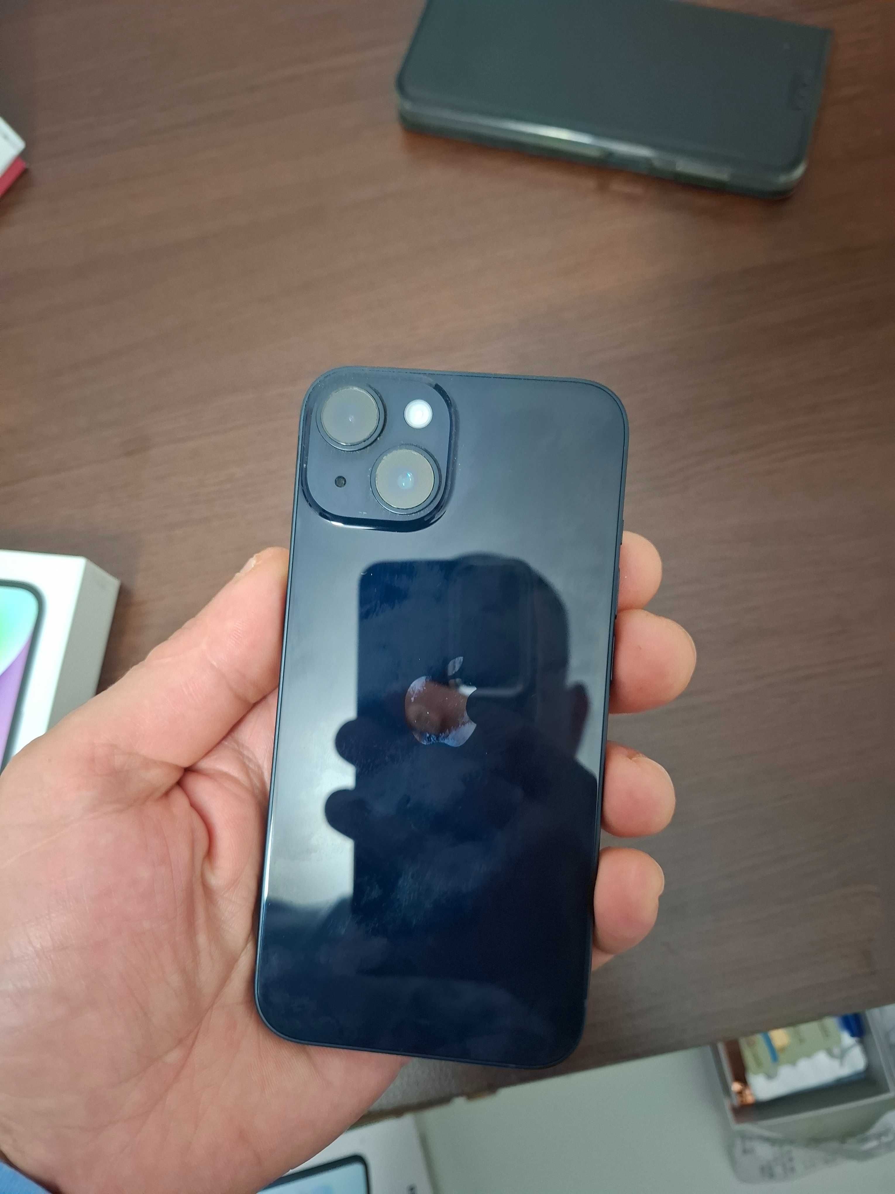 Vand iphone 14!sau schimb cu samsung la valoarea lui!