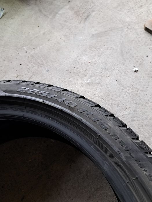 4 anvelope iarnă 225 40 r18 Pirelli