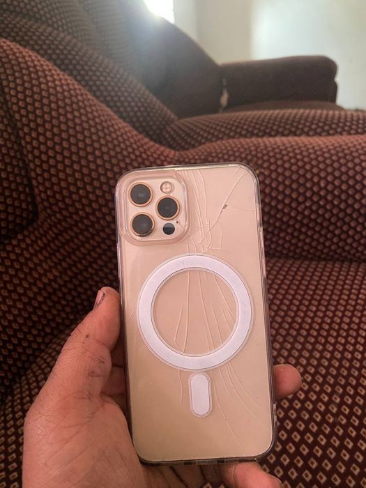 iPhone 12 Pro srochna sotishim kerak